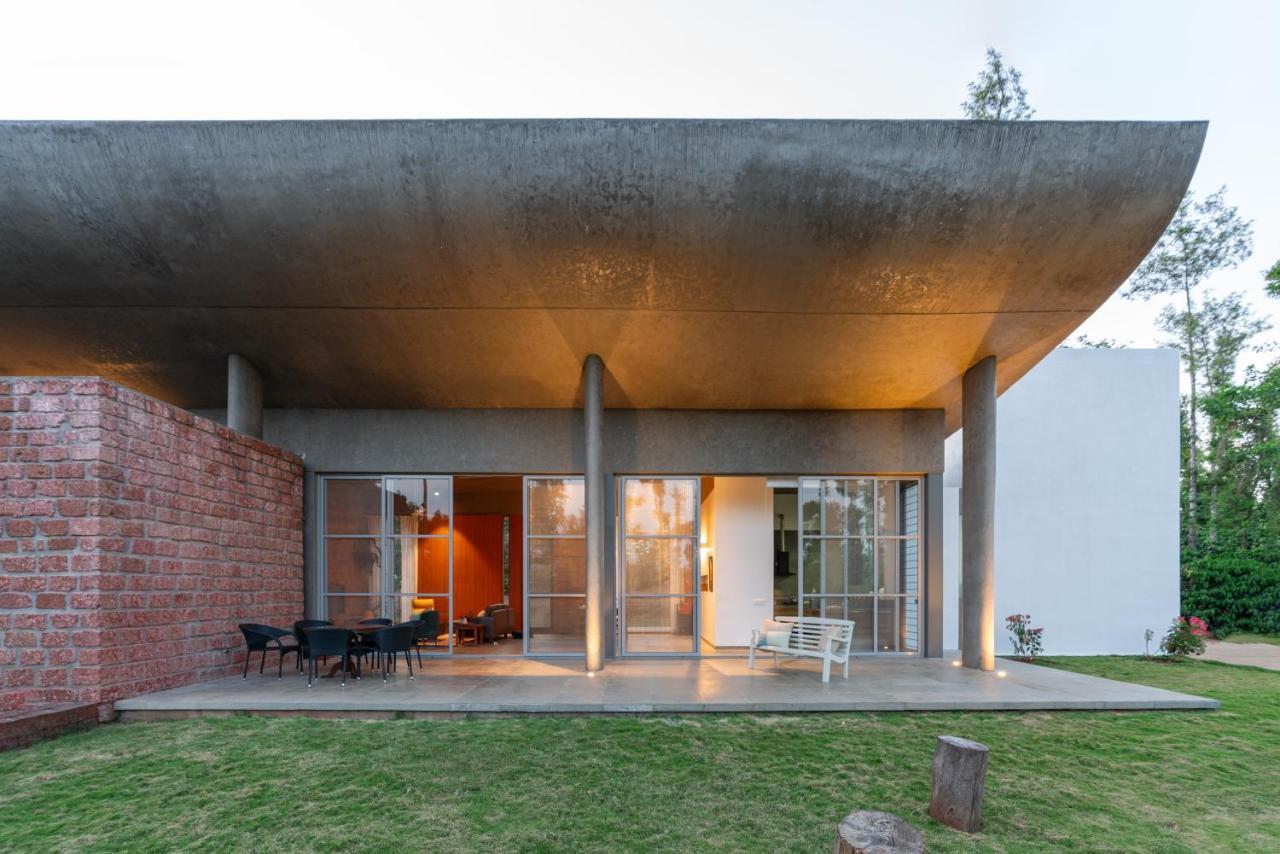 Saffronstays Cafella- A 3-Bdr Elliptical-Roof Villa In Chikmagalur Mudigere Экстерьер фото